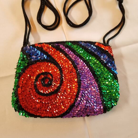 La Regale  LTD hand made in Macau sequined purse - Picture 6 of 12